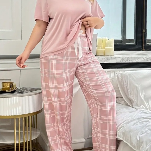 Women’s Plus Size Pink Plaid Women's Sleepwear Set - Picture 4 of 6